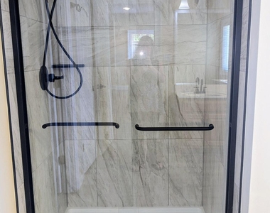 110 Lyndhurst Way - Photo Thumbnail 18