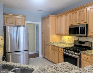 110 Lyndhurst Way - Photo Thumbnail 13