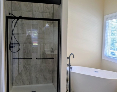 110 Lyndhurst Way - Photo Thumbnail 17
