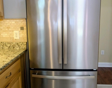 110 Lyndhurst Way - Photo Thumbnail 11