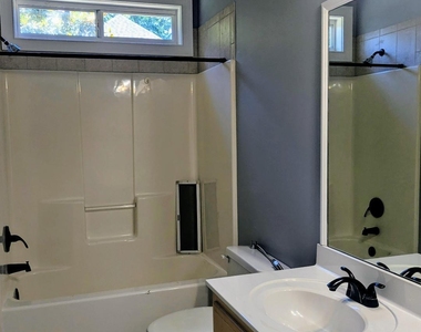 110 Lyndhurst Way - Photo Thumbnail 22