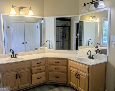 110 Lyndhurst Way - Photo Thumbnail 16