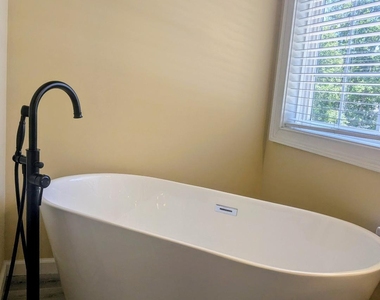 110 Lyndhurst Way - Photo Thumbnail 19