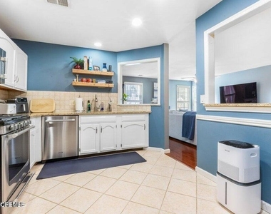 334 Mayfair Place - Photo Thumbnail 11