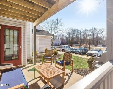 334 Mayfair Place - Photo Thumbnail 16