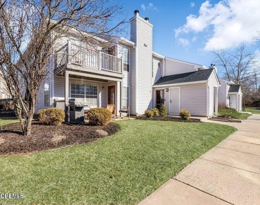 334 Mayfair Place - Photo Thumbnail 17