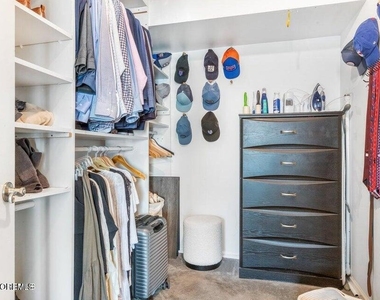 334 Mayfair Place - Photo Thumbnail 6