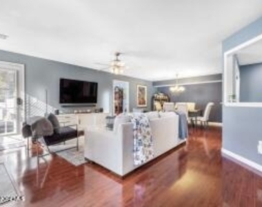 334 Mayfair Place - Photo Thumbnail 18