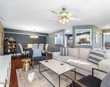 334 Mayfair Place - Photo Thumbnail 14