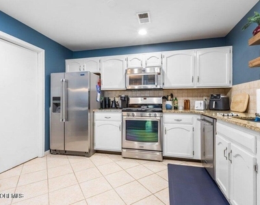 334 Mayfair Place - Photo Thumbnail 12