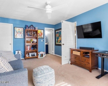 334 Mayfair Place - Photo Thumbnail 9