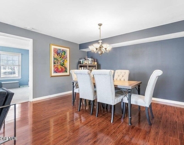 334 Mayfair Place - Photo Thumbnail 13