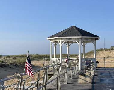 200a Beacon Boulevard - Photo Thumbnail 32