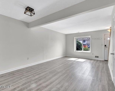 7 Creek Road - Photo Thumbnail 9