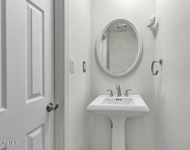 7 Creek Road - Photo Thumbnail 15