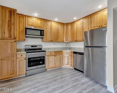 7 Creek Road - Photo Thumbnail 12