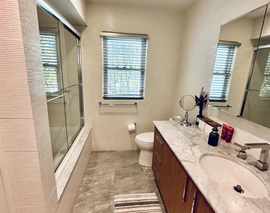330 Highland Avenue - Photo Thumbnail 14