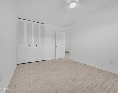 455 Ocean Boulevard - Photo Thumbnail 8