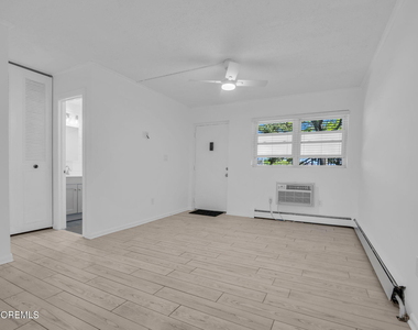 455 Ocean Boulevard - Photo Thumbnail 3