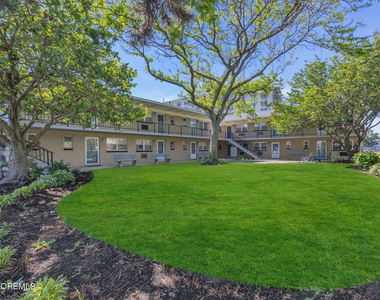 455 Ocean Boulevard - Photo Thumbnail 12