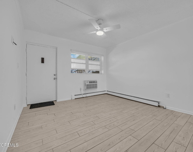 455 Ocean Boulevard - Photo Thumbnail 2
