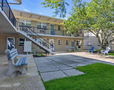 455 Ocean Boulevard - Photo Thumbnail 13