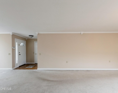 43 Stockport Drive - Photo Thumbnail 3