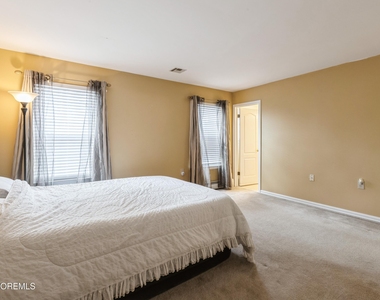 43 Stockport Drive - Photo Thumbnail 16