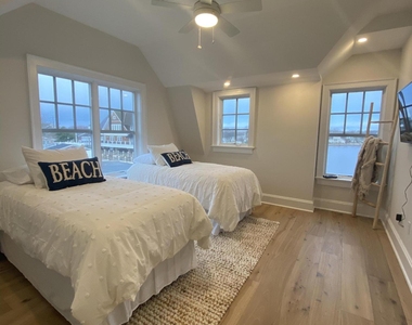 410 Lake Avenue - Photo Thumbnail 9