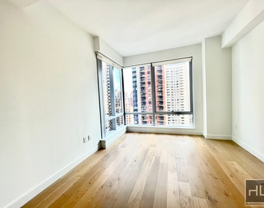 East 39th Street - Photo Thumbnail 1