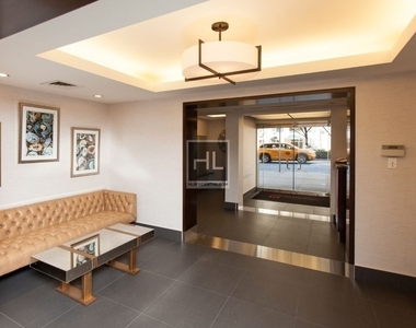Park Avenue - Photo Thumbnail 10