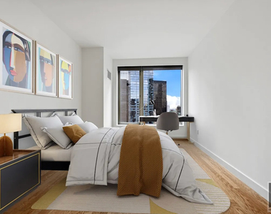 Spruce Street - Photo Thumbnail 2