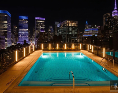 West 28th Street - Photo Thumbnail 4