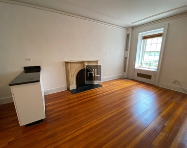 East 65 Street - Photo Thumbnail 5