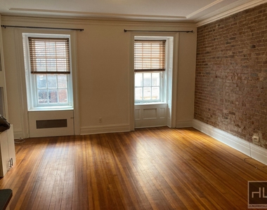 East 65 Street - Photo Thumbnail 1