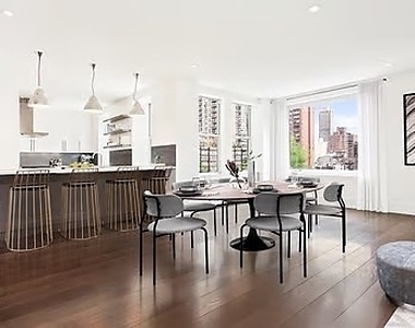 East 80th Street - Photo Thumbnail 3