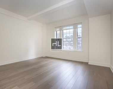 West 86 Street - Photo Thumbnail 2