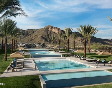 20523 W Rosewood Lane - Photo Thumbnail 44