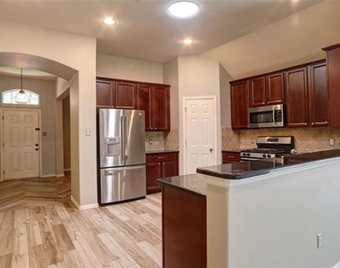 2804 Cascade Cove Drive - Photo Thumbnail 7