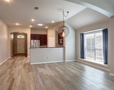 2804 Cascade Cove Drive - Photo Thumbnail 5