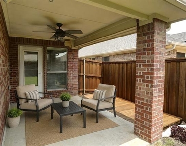 2804 Cascade Cove Drive - Photo Thumbnail 22