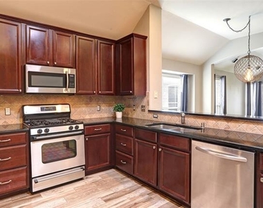 2804 Cascade Cove Drive - Photo Thumbnail 8