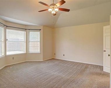 2804 Cascade Cove Drive - Photo Thumbnail 10