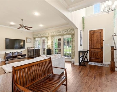 2512 Bill Moses Parkway - Photo Thumbnail 4