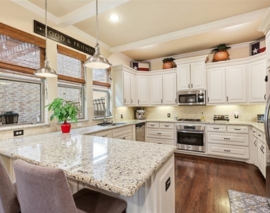2512 Bill Moses Parkway - Photo Thumbnail 8