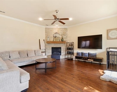 2512 Bill Moses Parkway - Photo Thumbnail 6