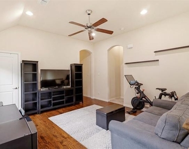 2512 Bill Moses Parkway - Photo Thumbnail 10
