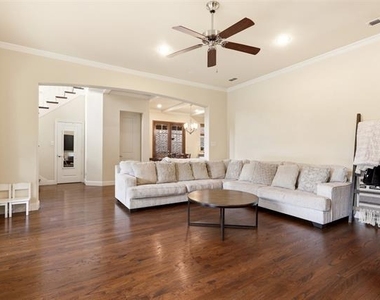 2512 Bill Moses Parkway - Photo Thumbnail 5