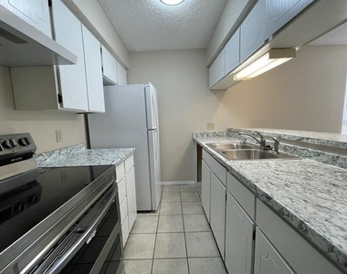2508 Lido Lane - Photo Thumbnail 2