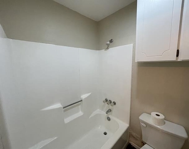 2508 Lido Lane - Photo Thumbnail 7